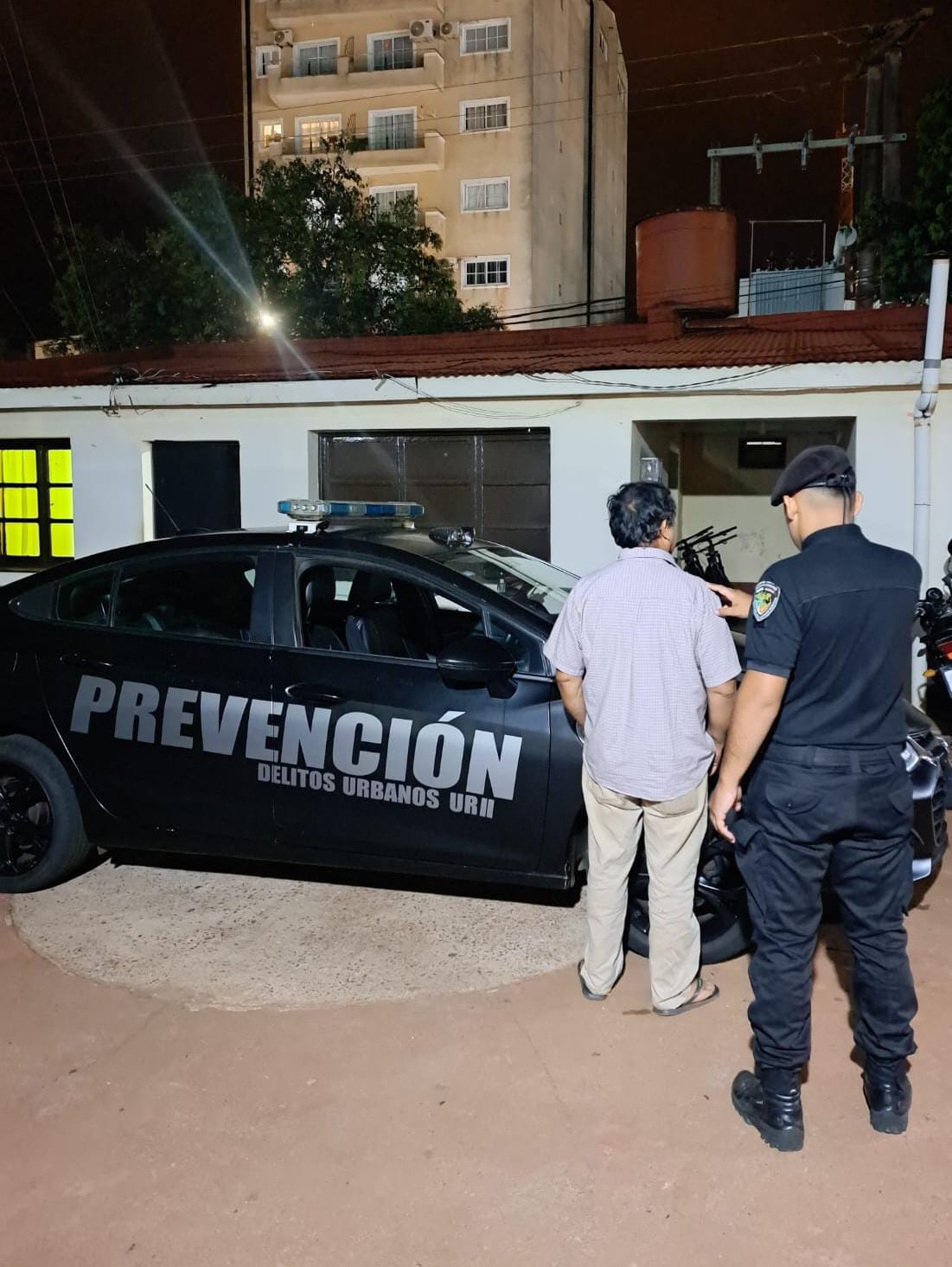 Conducía alcoholizado, chocó motos estacionadas e intentó escapar en Oberá 2